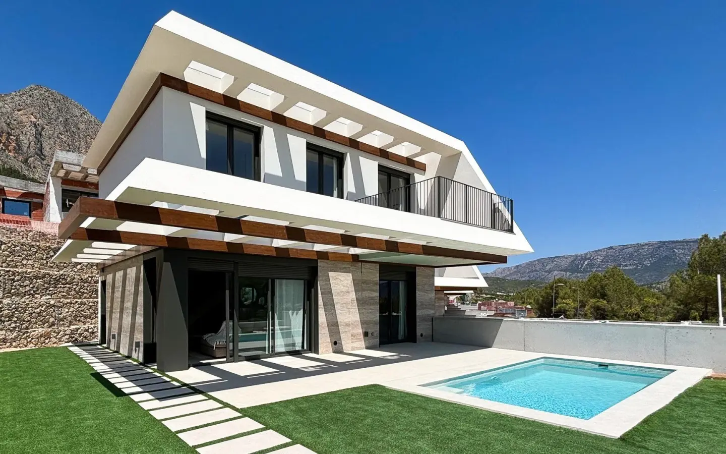 3-bedroom Villa In Polop, Spain (204 M²)