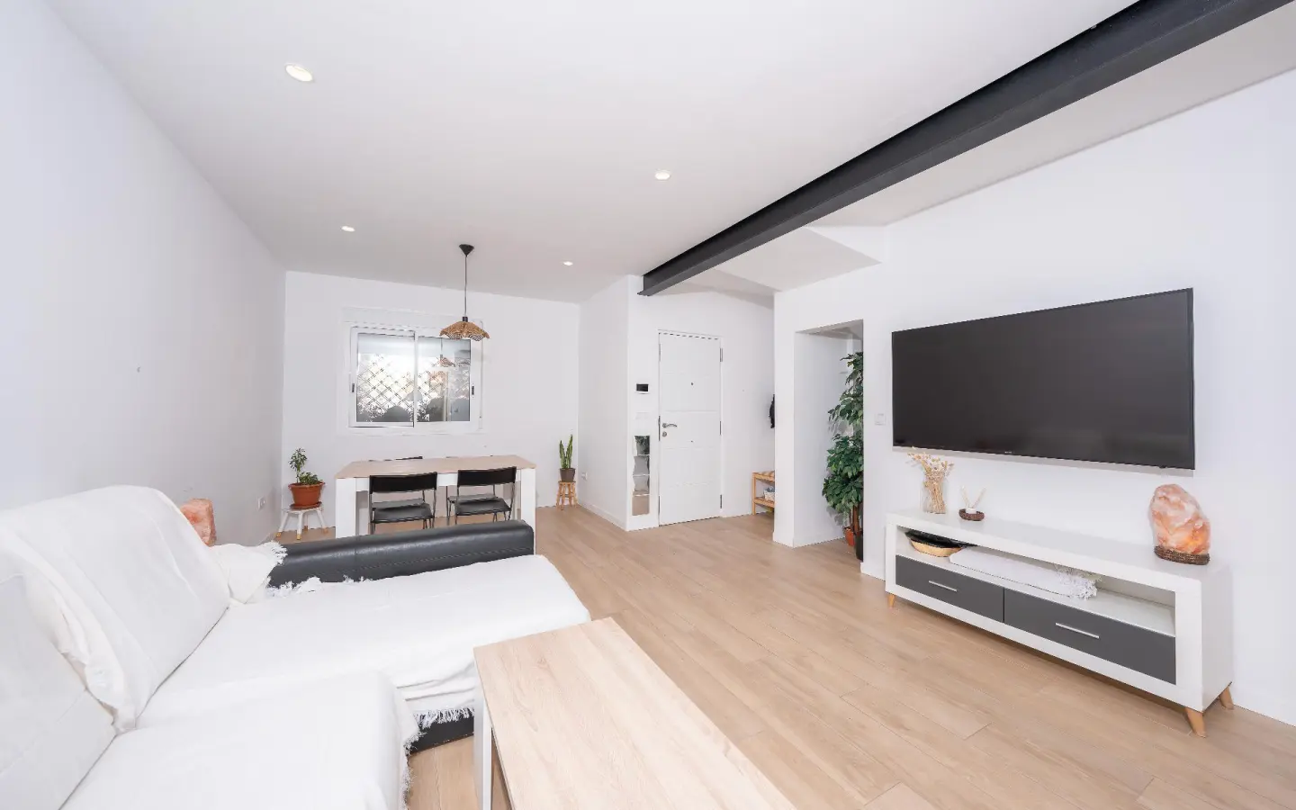 2-bedroom Duplex In Elche, Spain (128 M²)