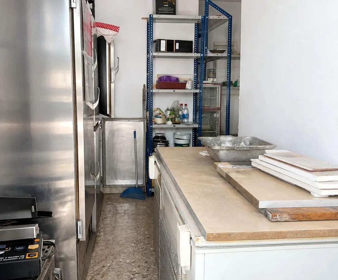 Commercial Unit Of 126 M² In Montcada I Reixac, Spain