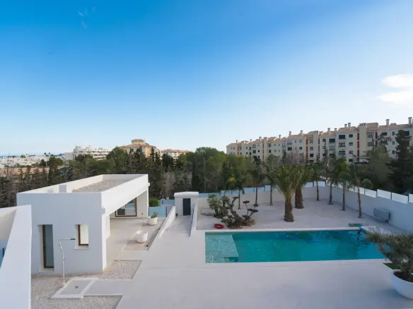 4-bedroom Villa In Rojales, Spain (187 M²)