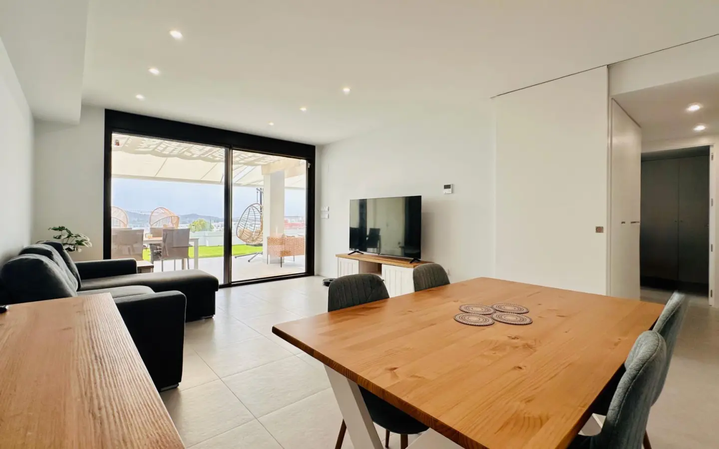 Apartment Of 100 M² In Finestrat, Spain