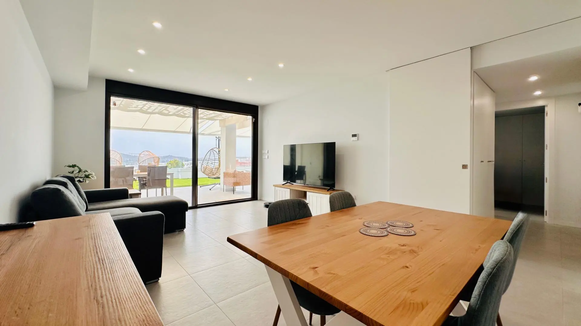 Apartment Of 100 M² In Finestrat, Spain
