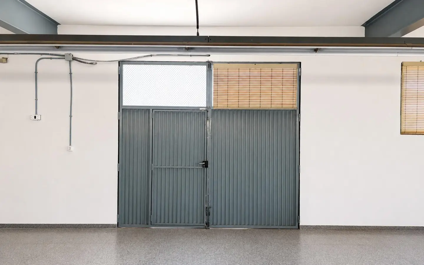 Industrial Unit In Almansa, Spain (1.110 M²)