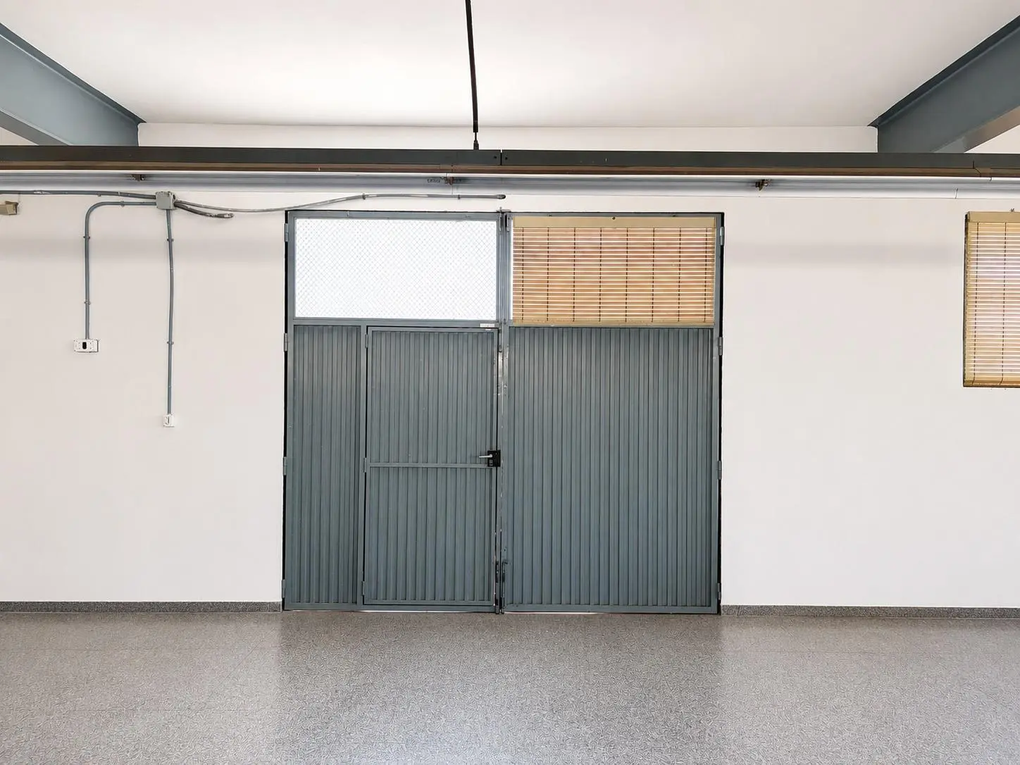 Industrial Unit In Almansa, Spain (1.110 M²)
