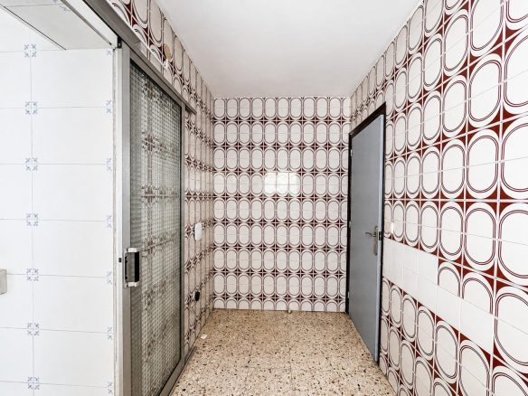 3-bedroom Apartment In Montcada I Reixac, Spain (80 M²)