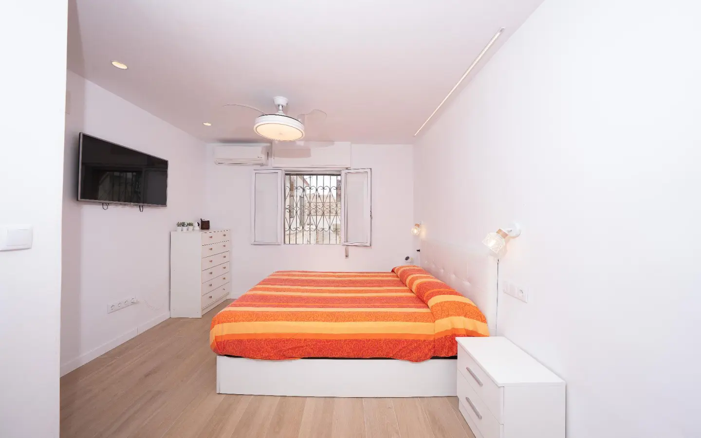 2-bedroom Duplex In Elche, Spain (128 M²)