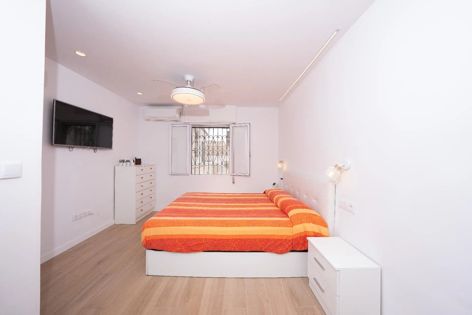 2-bedroom Duplex In Elche, Spain (128 M²)