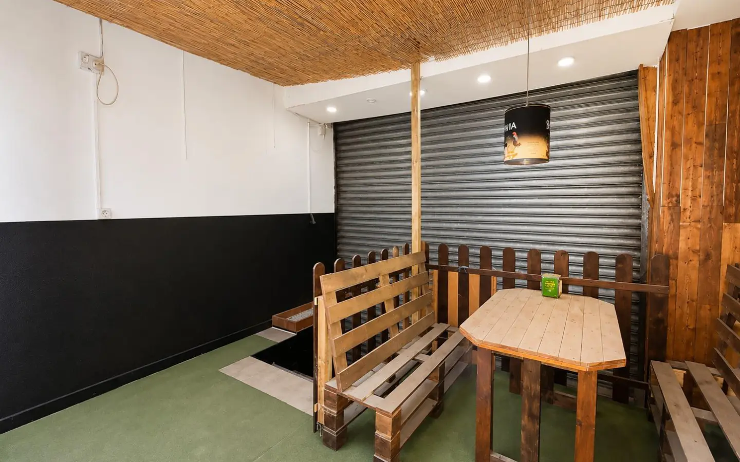Commercial Unit Of 126 M² In Montcada I Reixac, Spain
