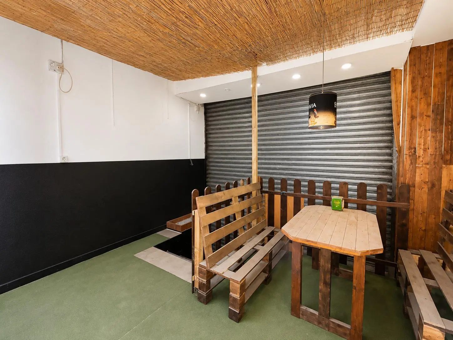 Commercial Unit Of 126 M² In Montcada I Reixac, Spain