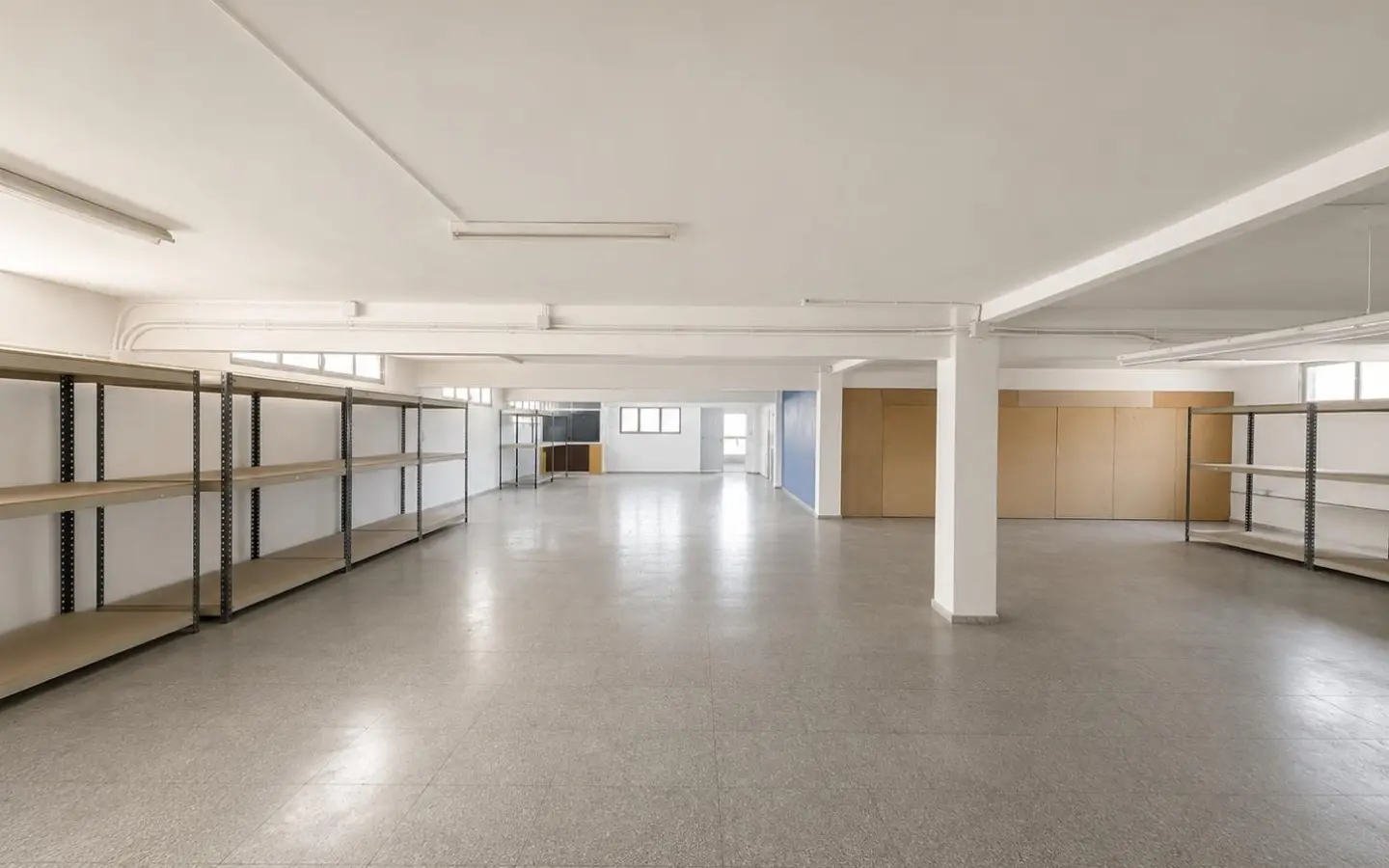 Industrial Unit In Almansa, Spain (1.110 M²)