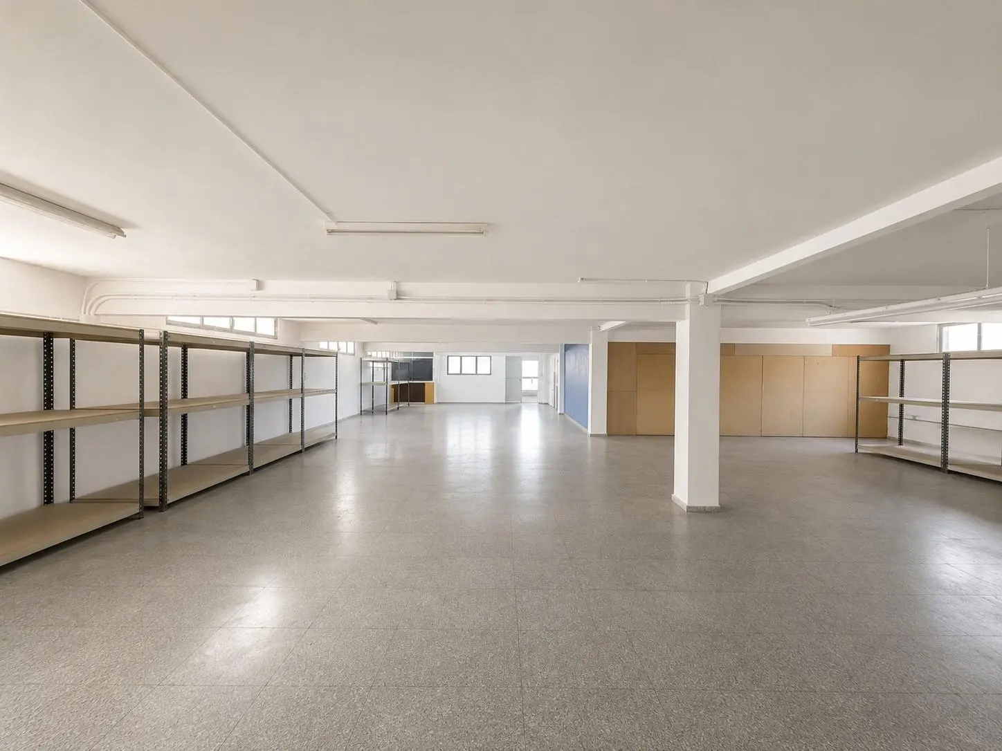Industrial Unit In Almansa, Spain (1.110 M²)