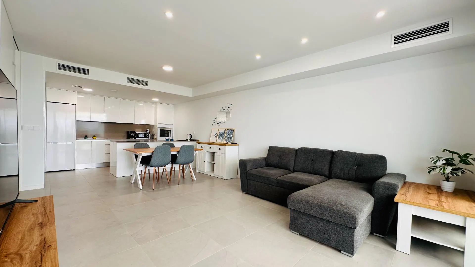 Apartment Of 100 M² In Finestrat, Spain