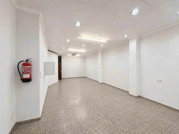 Commercial Unit In Almansa, Spain (134 M²)