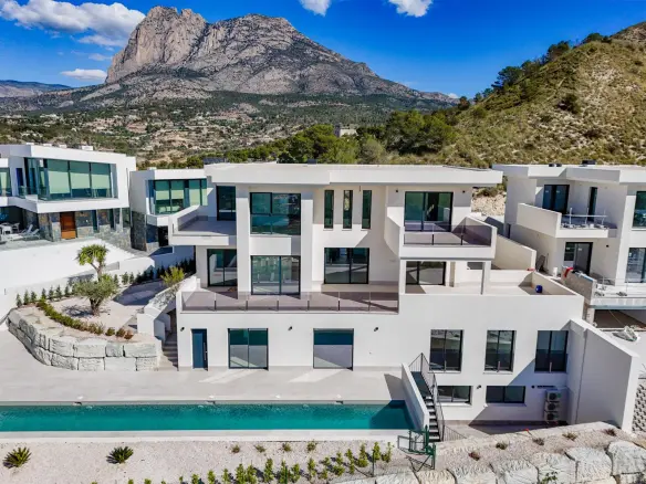6-bedroom Villa In Finestrat, Spain (665 M²)