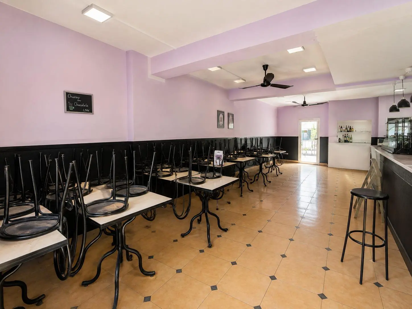 Commercial Unit Of 126 M² In Montcada I Reixac, Spain