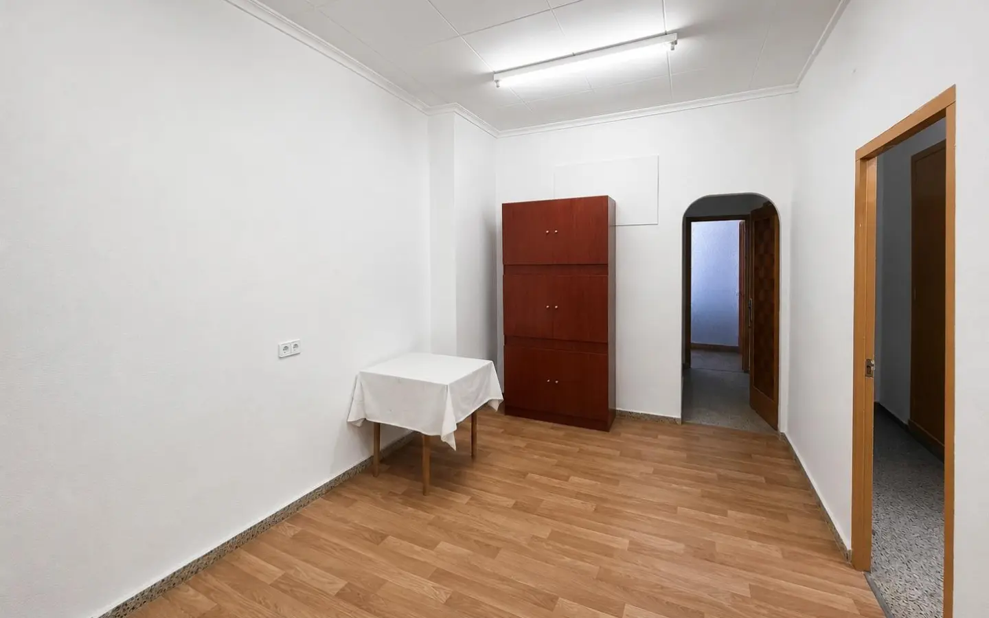 Commercial Unit In Almansa, Spain (134 M²)