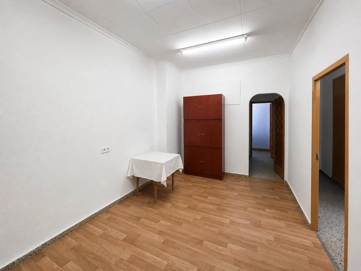 Commercial Unit In Almansa, Spain (134 M²)