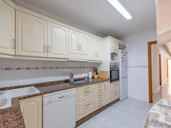 3-bedroom Flat In Calpe, Spain (126 M²)
