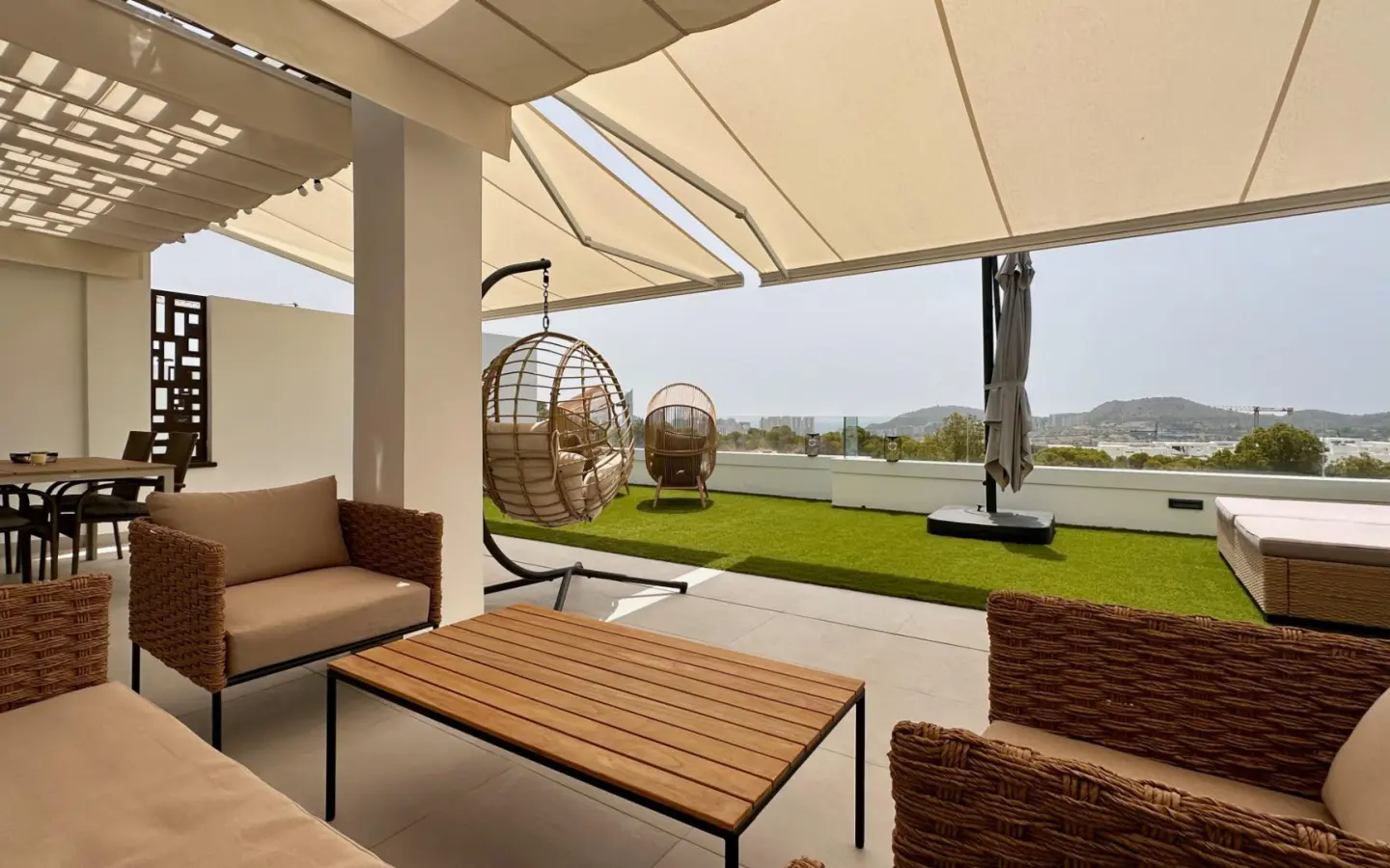 Apartment Of 100 M² In Finestrat, Spain