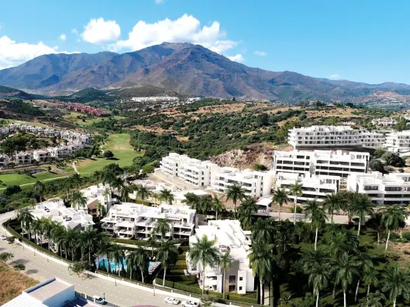 3-bedroom Apartment In Estepona, Spain (133 M²)