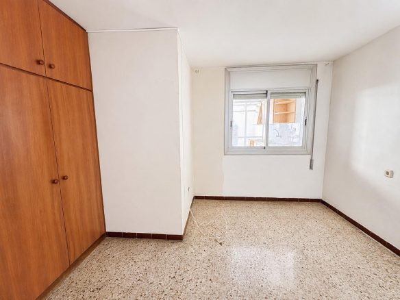 3-bedroom Apartment In Montcada I Reixac, Spain (80 M²)