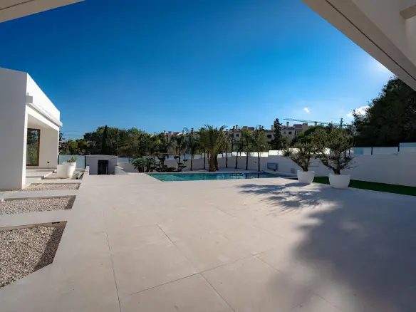 4-bedroom Villa In Rojales, Spain (187 M²)