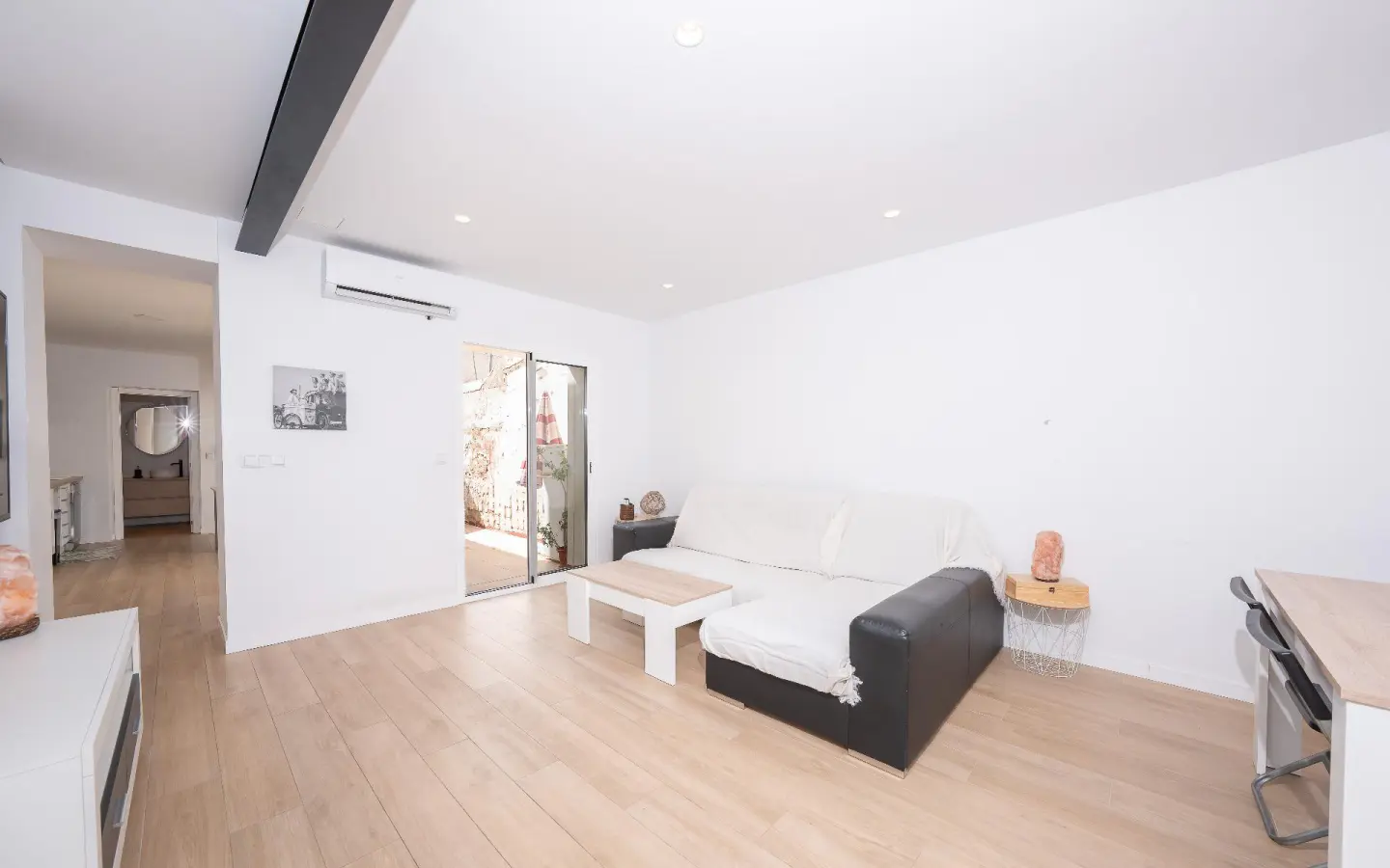 2-bedroom Duplex In Elche, Spain (128 M²)