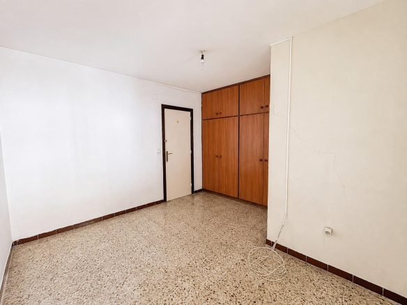 3-bedroom Apartment In Montcada I Reixac, Spain (80 M²)