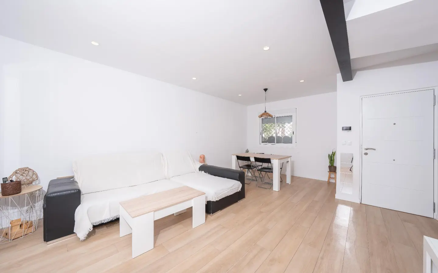 2-bedroom Duplex In Elche, Spain (128 M²)