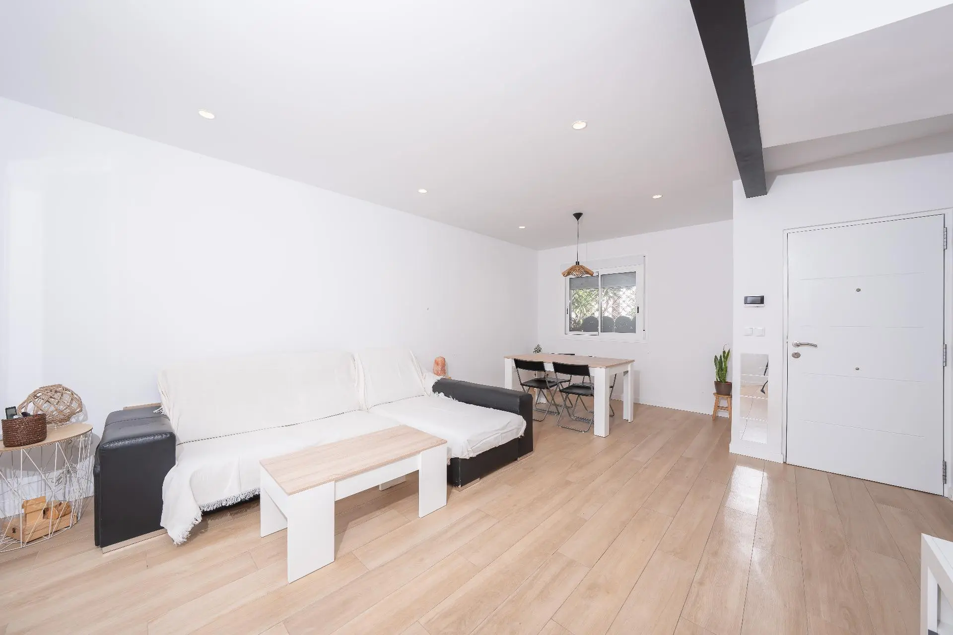 2-bedroom Duplex In Elche, Spain (128 M²)