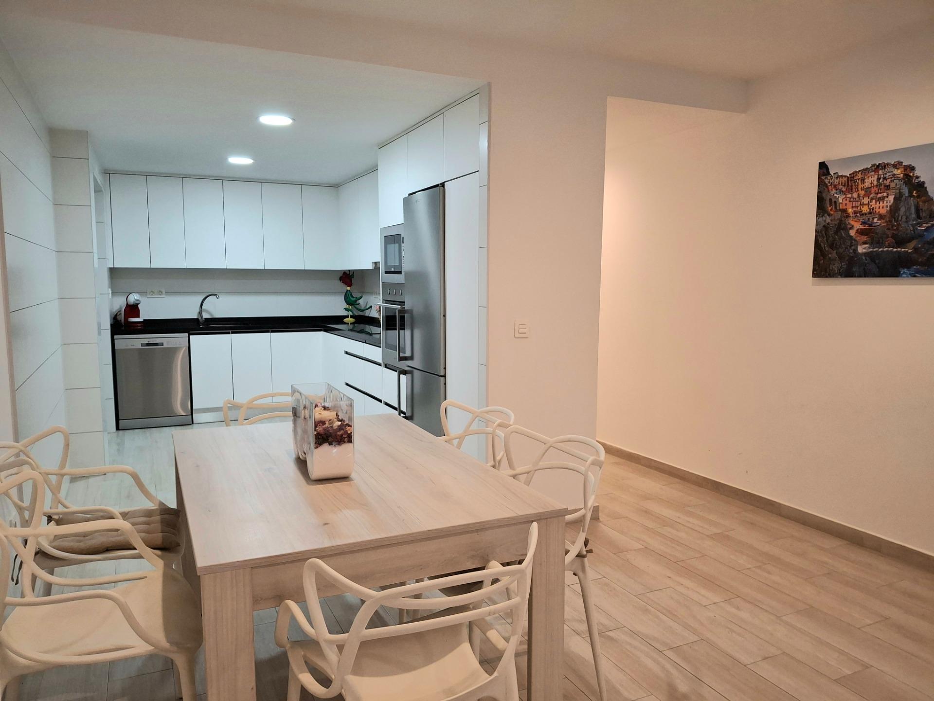 Apartment Of 123 M² With Features In Torrevieja, Spain