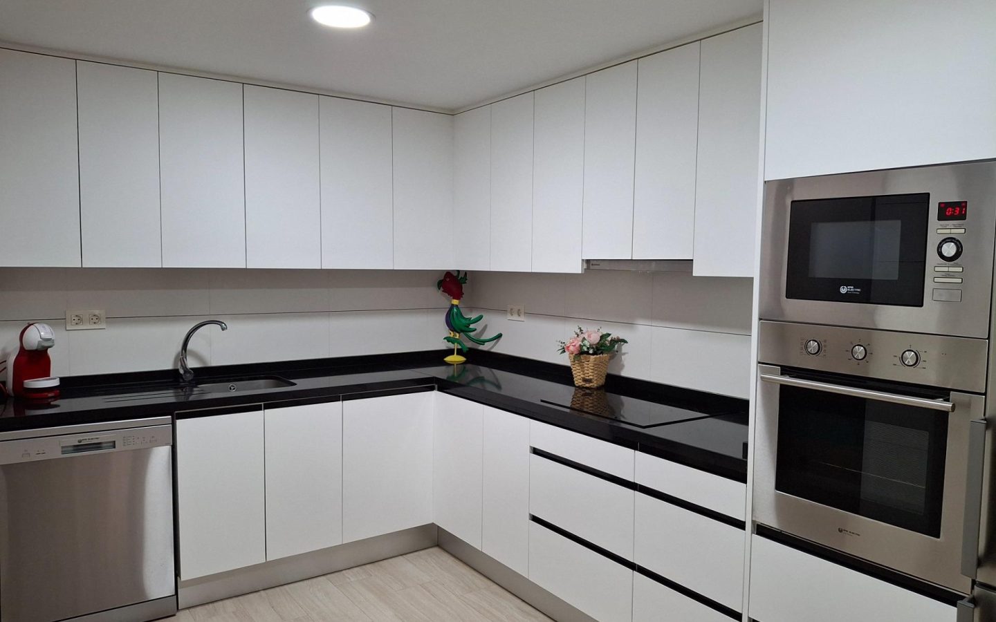 Apartment Of 123 M² With Features In Torrevieja, Spain