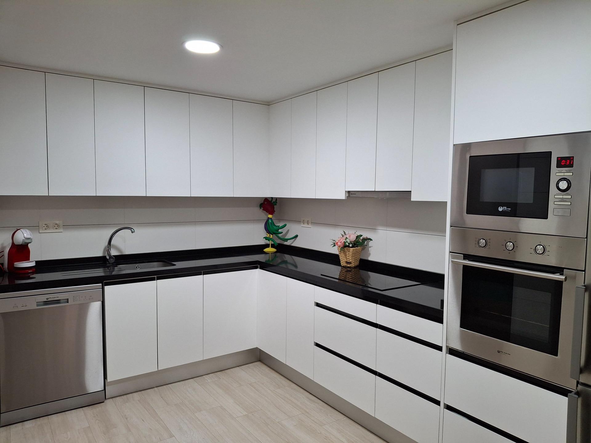 Apartment Of 123 M² With Features In Torrevieja, Spain