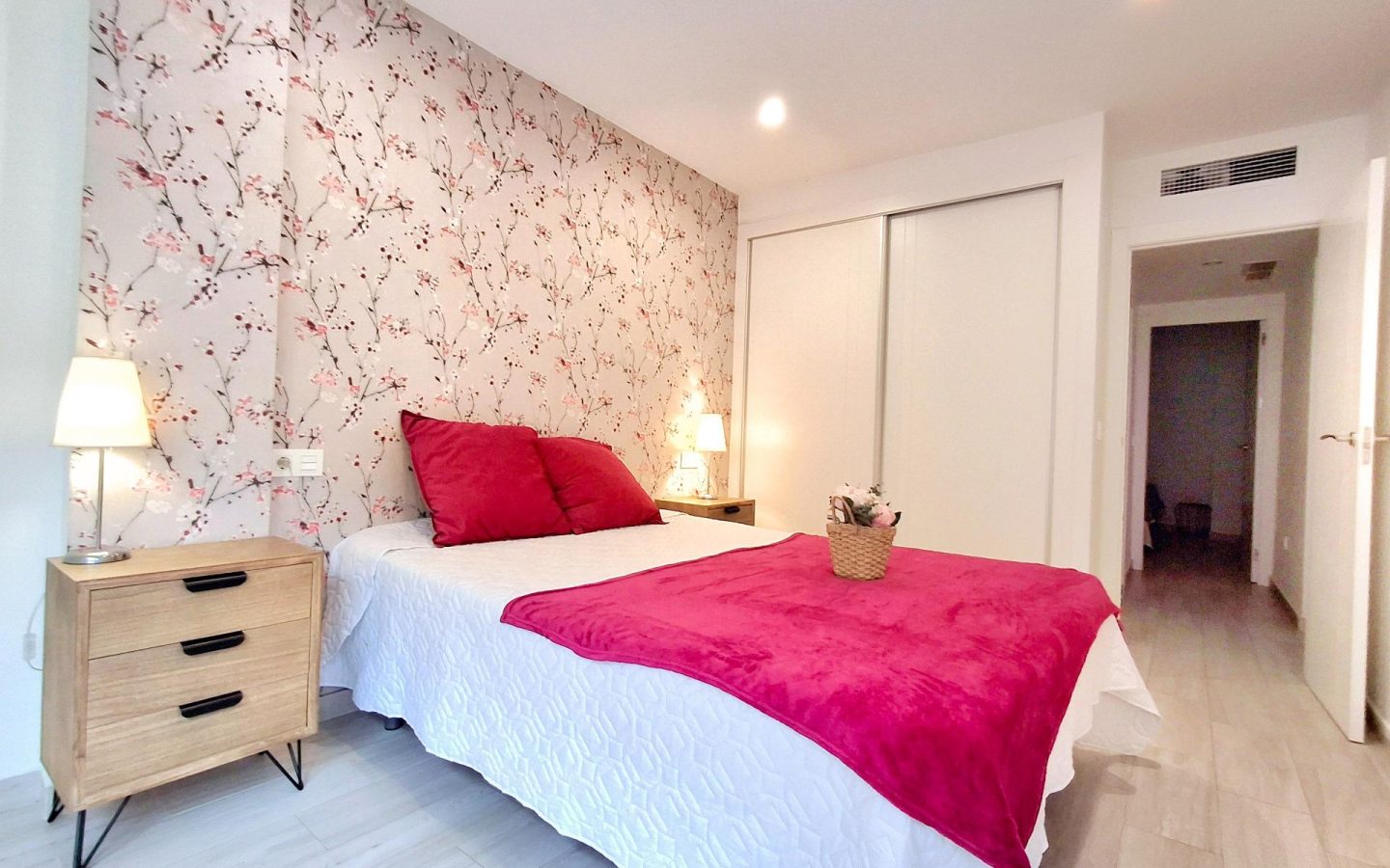 Apartment Of 123 M² With Features In Torrevieja, Spain
