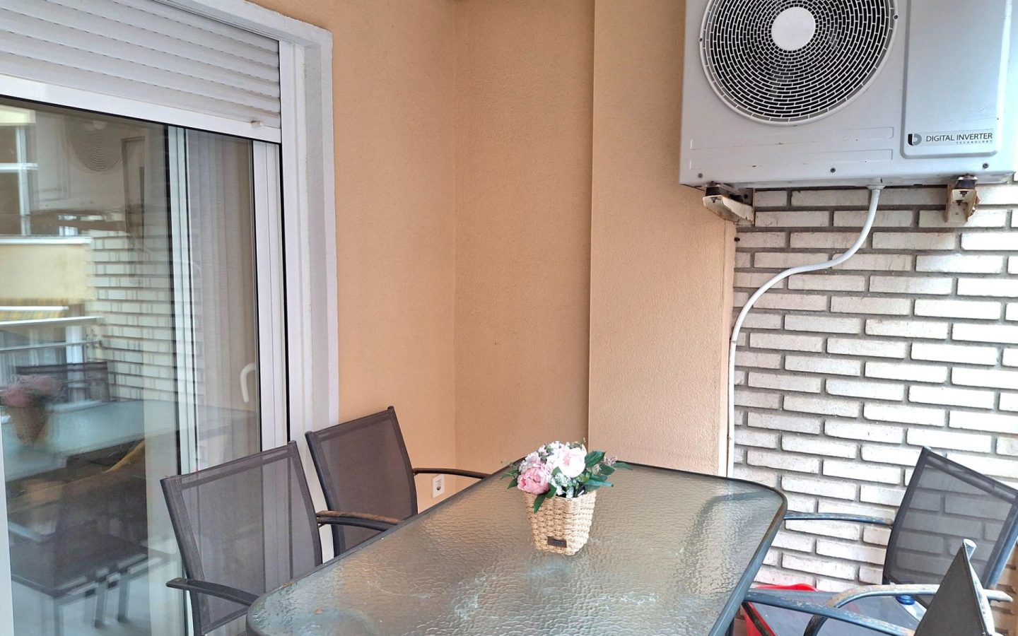 Apartment Of 123 M² With Features In Torrevieja, Spain