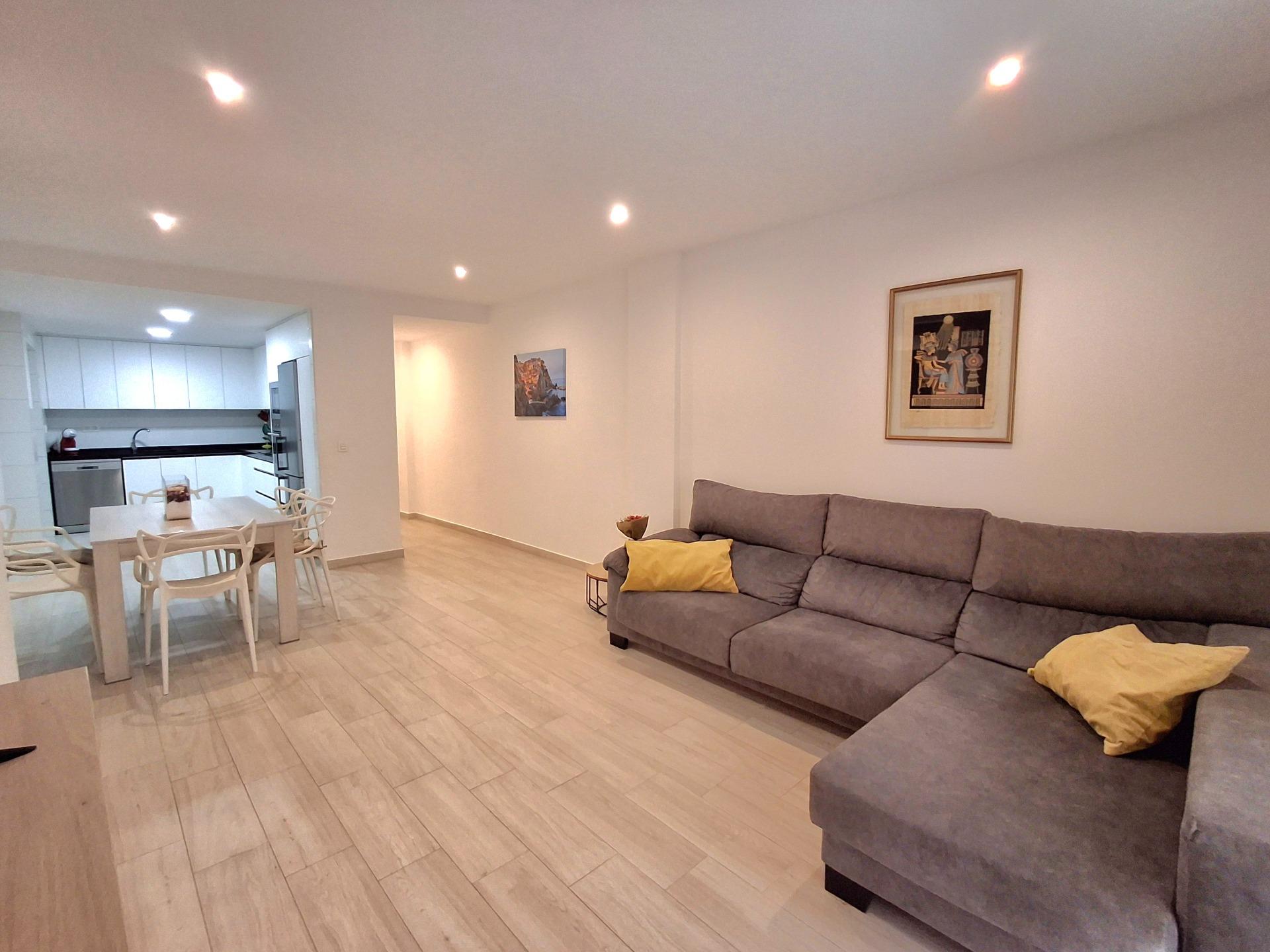 Apartment Of 123 M² With Features In Torrevieja, Spain