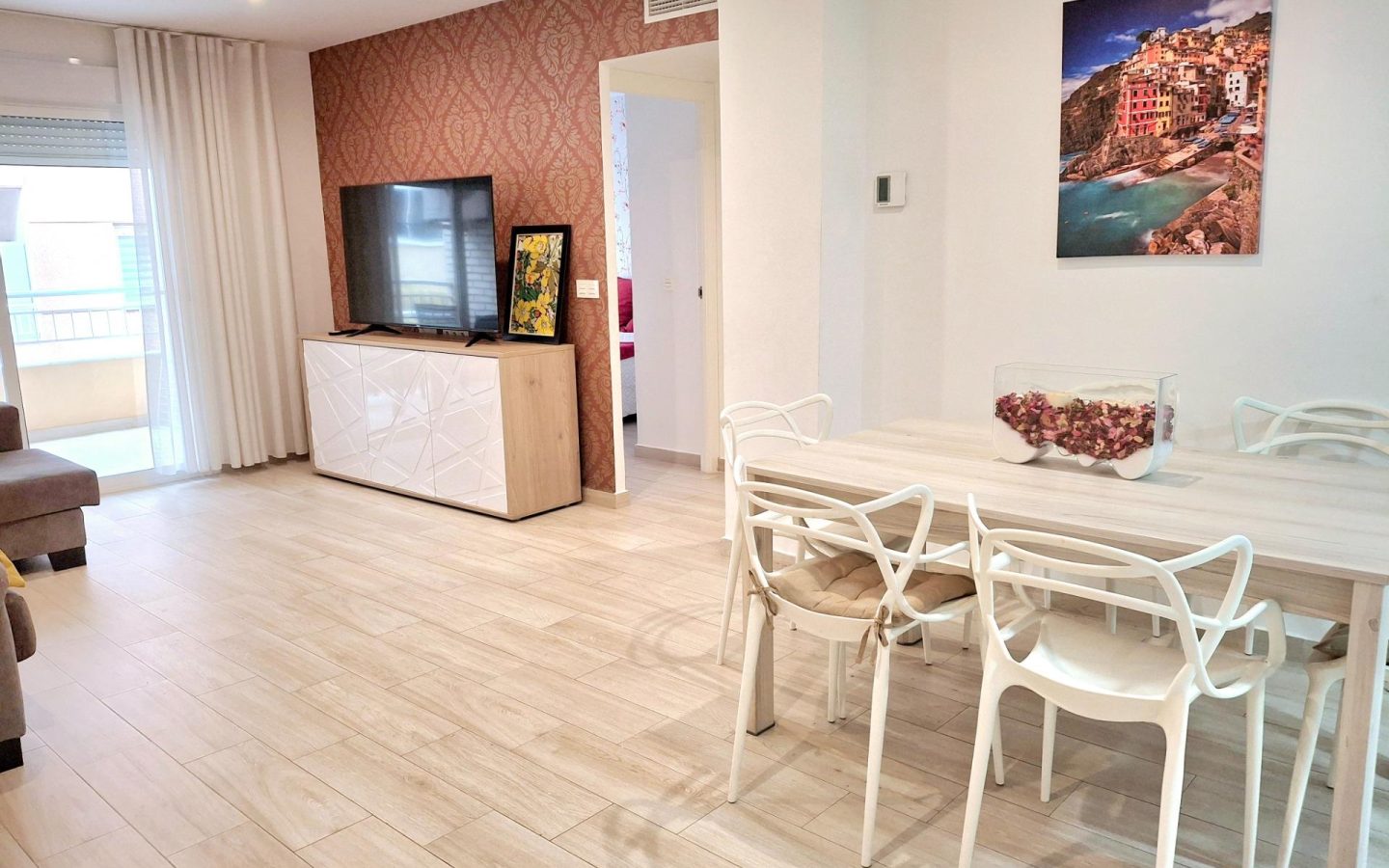 Apartment Of 123 M² With Features In Torrevieja, Spain
