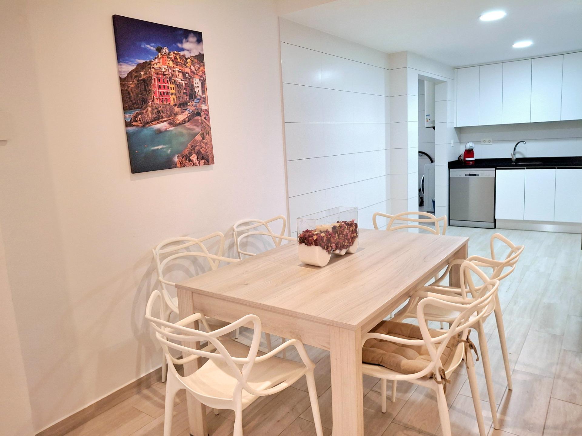 Apartment Of 123 M² With Features In Torrevieja, Spain