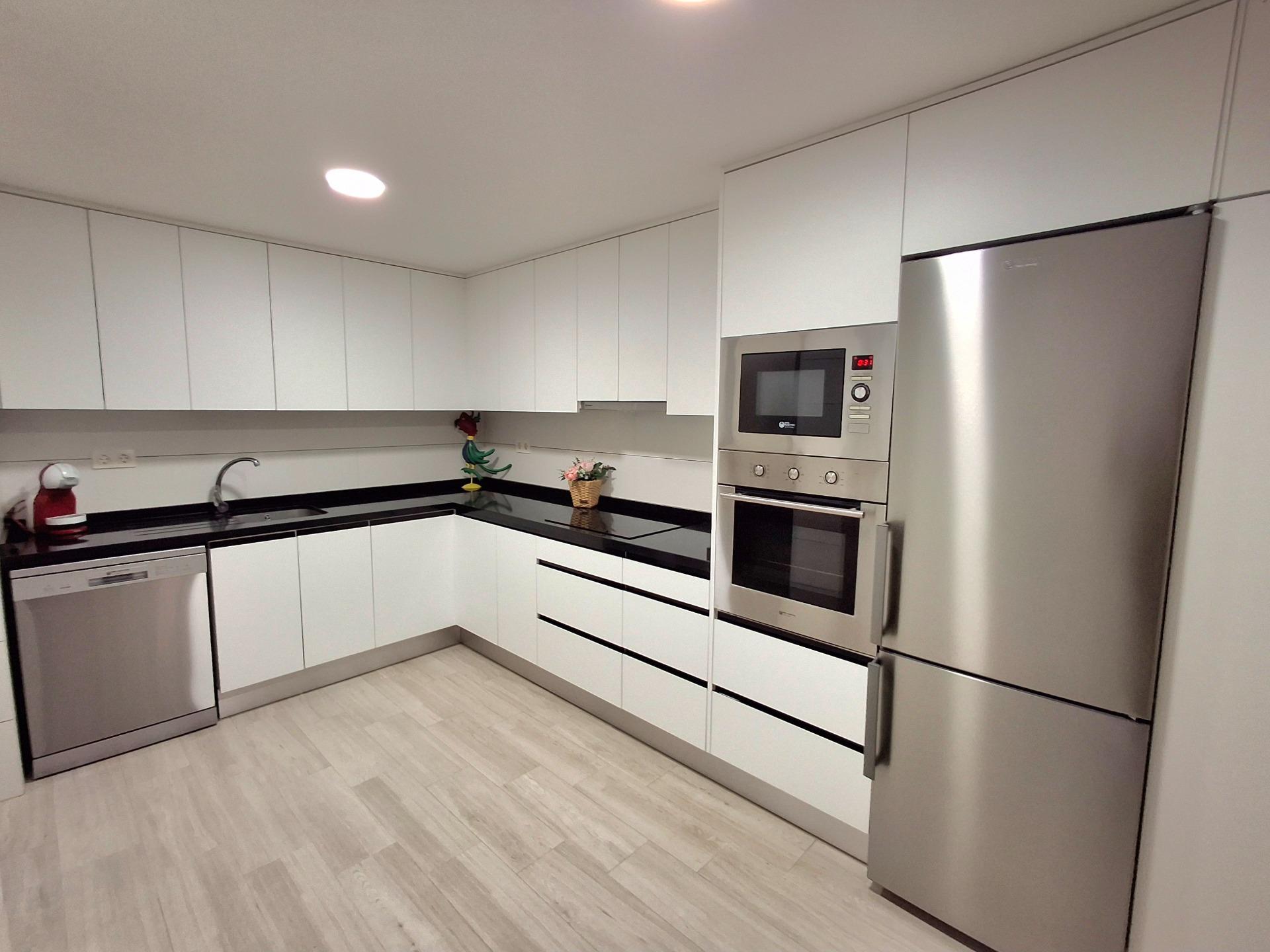 Apartment Of 123 M² With Features In Torrevieja, Spain