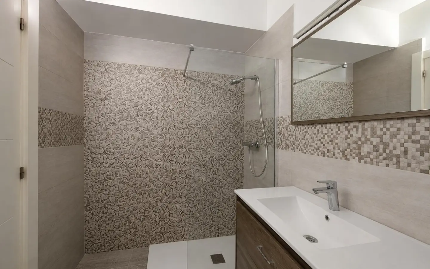Apartment Of 87 M² In Alicante, Spain
