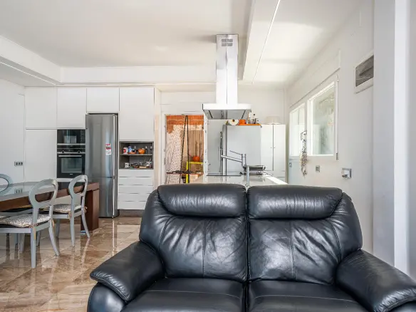 5-bedroom House In Petrer, Spain (516 M²)