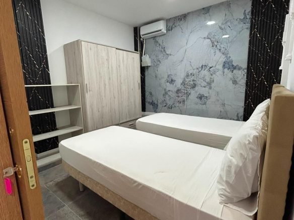 4-bedroom Apartment In Alicante, Spain (78 M²)