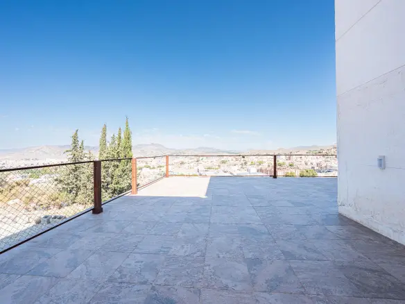 5-bedroom House In Petrer, Spain (516 M²)