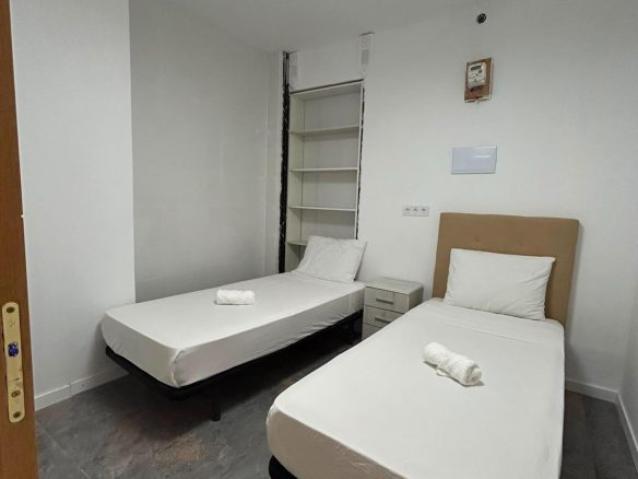 4-bedroom Apartment In Alicante, Spain (78 M²)