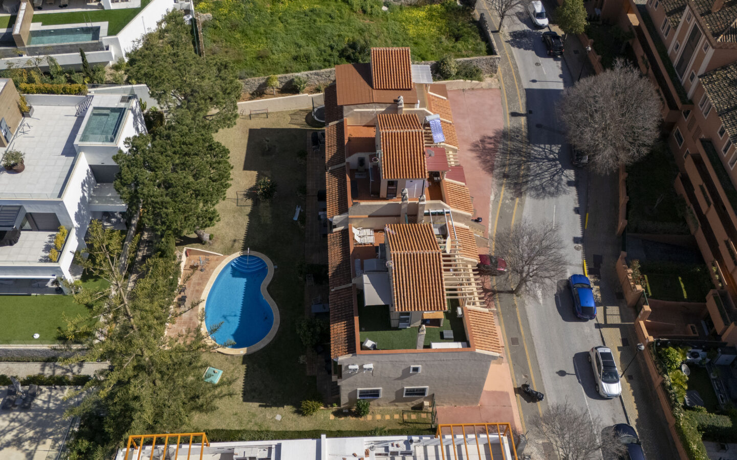 Chalet Of 100 M² With A Garden In Artola Alta-cabopino-elviria, Marbella, Málaga