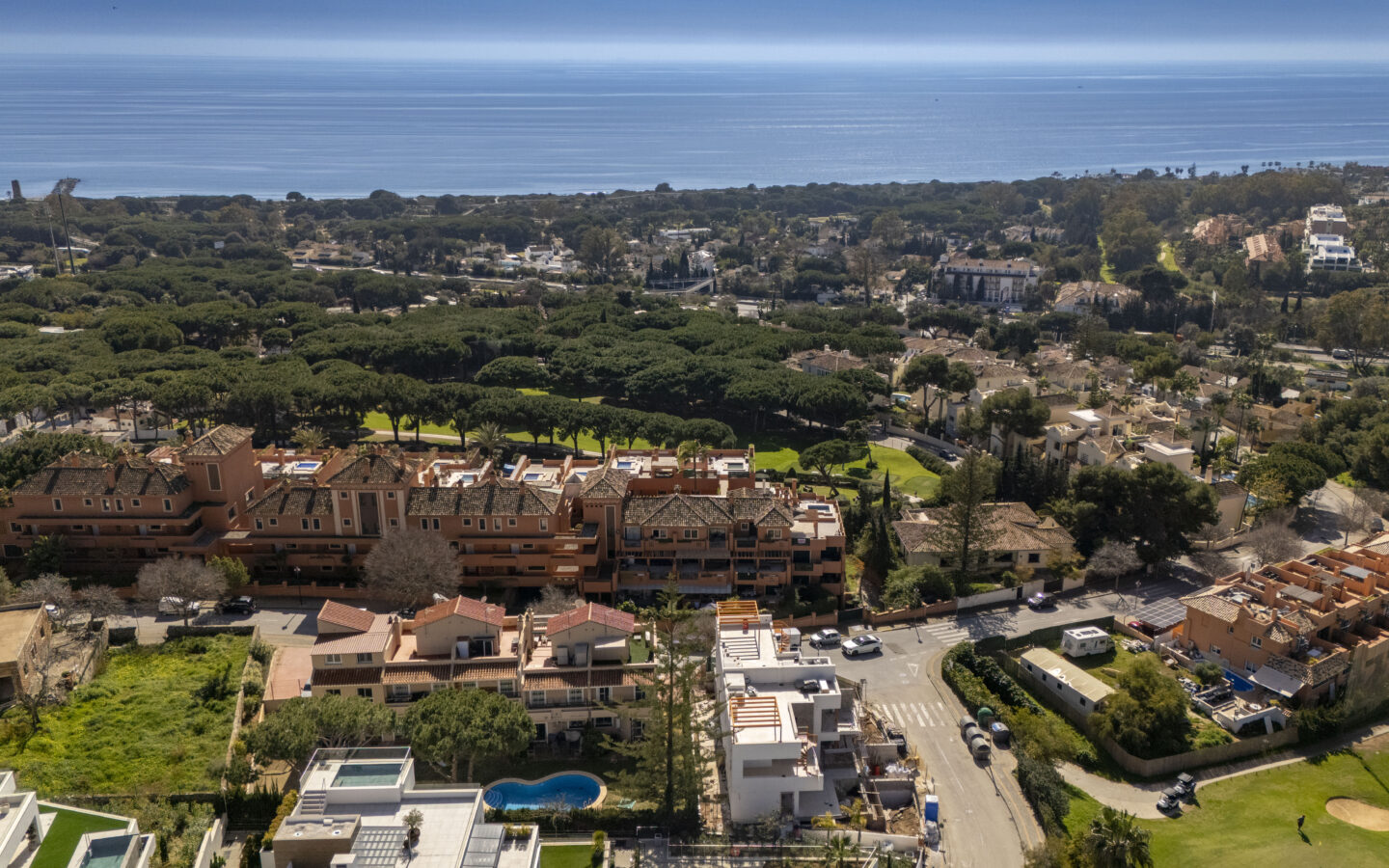 Chalet Of 100 M² With A Garden In Artola Alta-cabopino-elviria, Marbella, Málaga