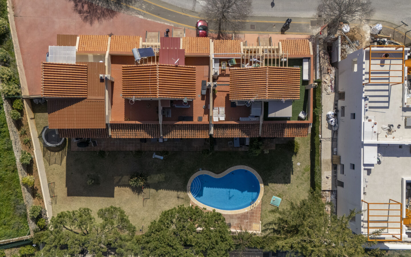 Chalet Of 100 M² With A Garden In Artola Alta-cabopino-elviria, Marbella, Málaga