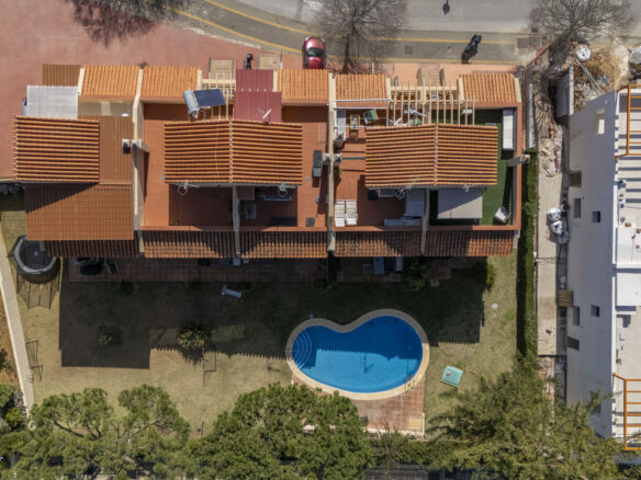 Chalet Of 100 M² With A Garden In Artola Alta-cabopino-elviria, Marbella, Málaga