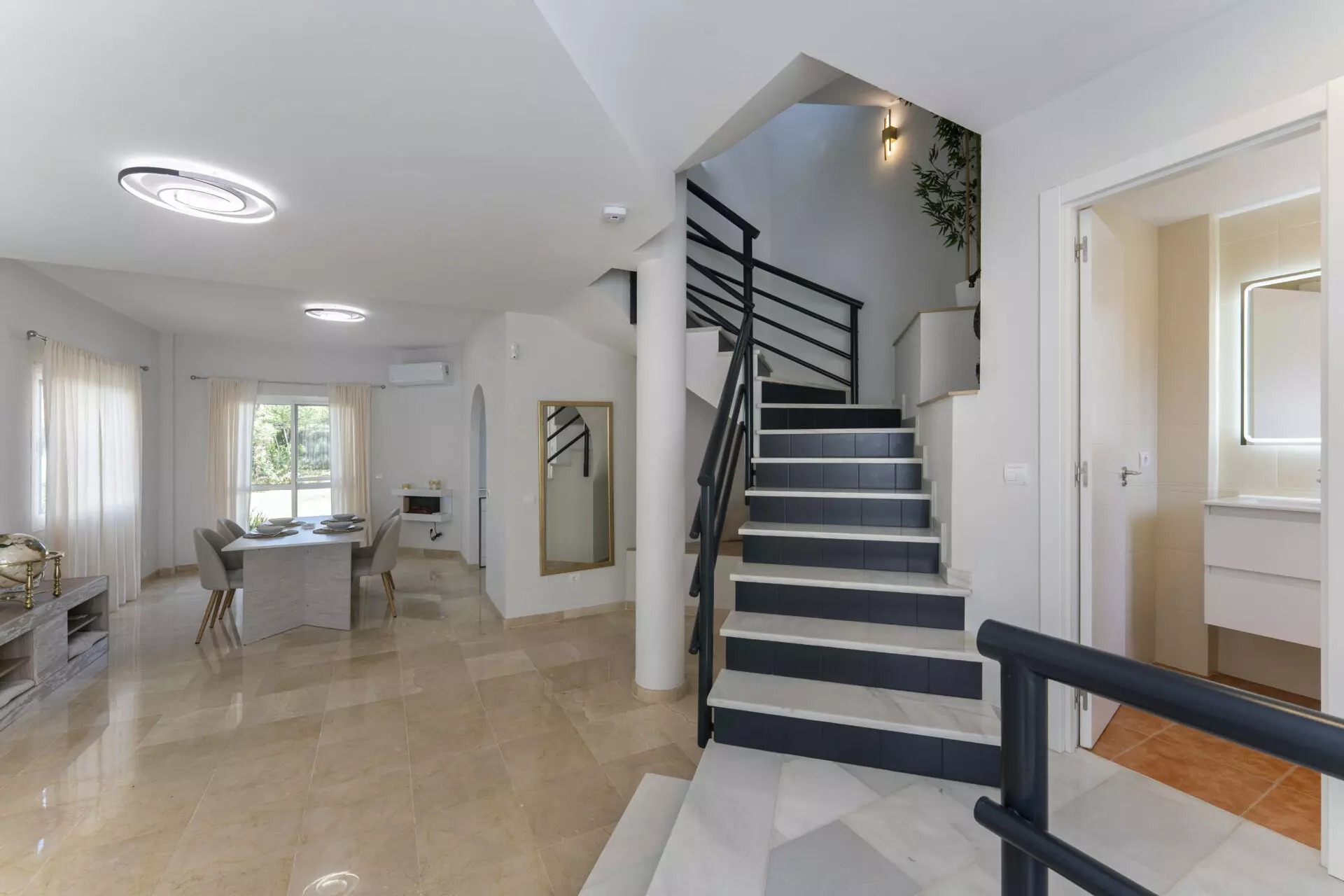 DSC03589 Chalet Of 100 M² With A Garden In Artola Alta-cabopino-elviria, Marbella, Málaga