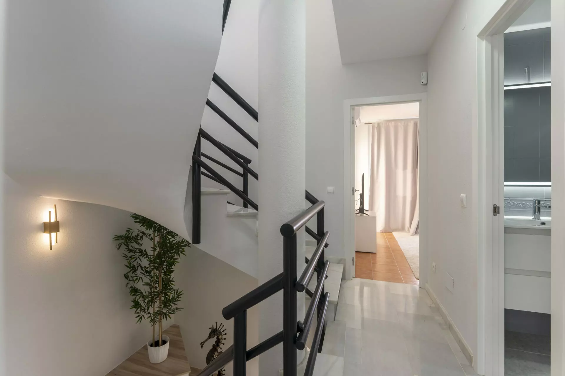 DSC03595 Chalet Of 100 M² With A Garden In Artola Alta-cabopino-elviria, Marbella, Málaga